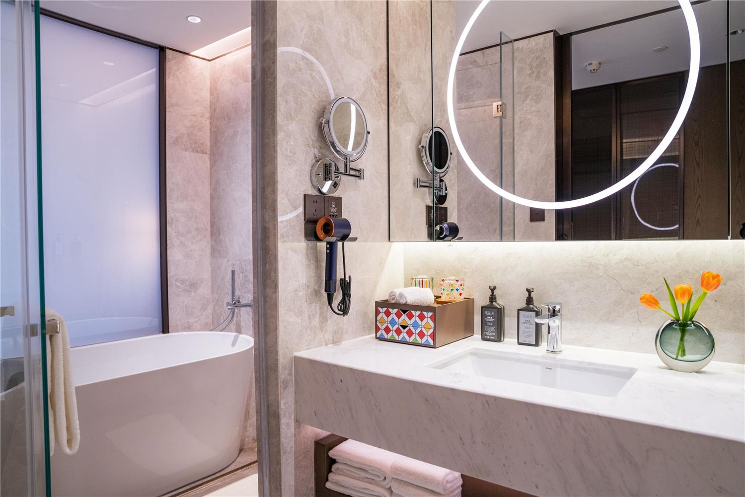 yuexiu hotel guangzhou curio collection by hilton