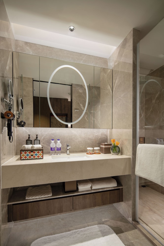 yuexiu hotel guangzhou curio collection by hilton