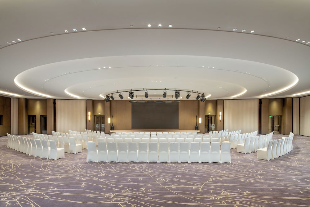 yuexiu hotel guangzhou curio collection by hilton