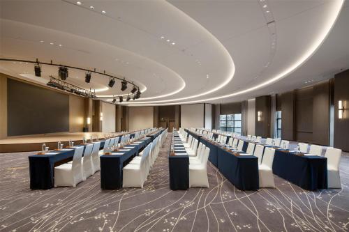 yuexiu hotel guangzhou curio collection by hilton