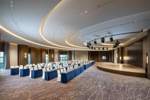 yuexiu hotel guangzhou curio collection by hilton