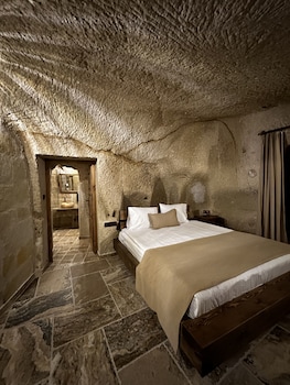 noahs ark cave hotel