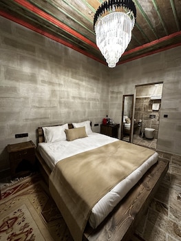 noahs ark cave hotel