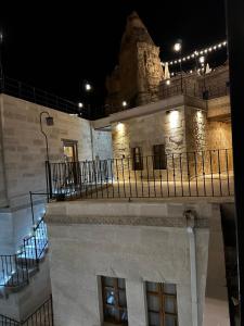 noahs ark cave hotel