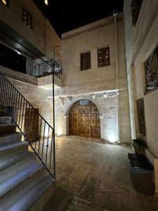 noahs ark cave hotel