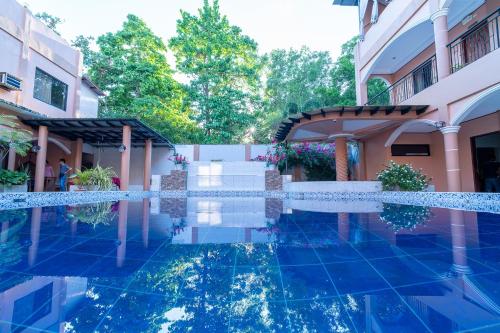 dinahs pension house