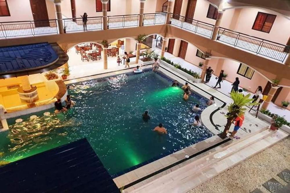 dinahs pension house