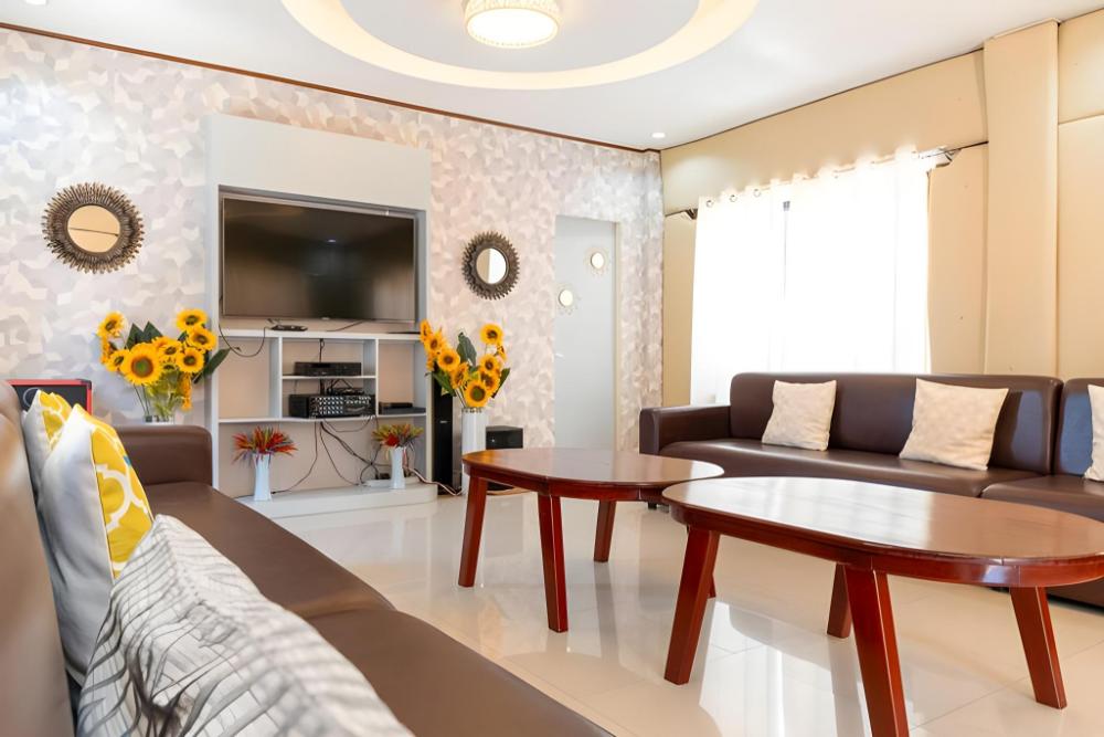 dinahs pension house