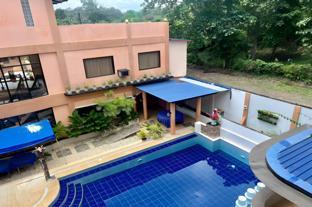 dinahs pension house