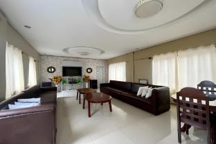 dinahs pension house