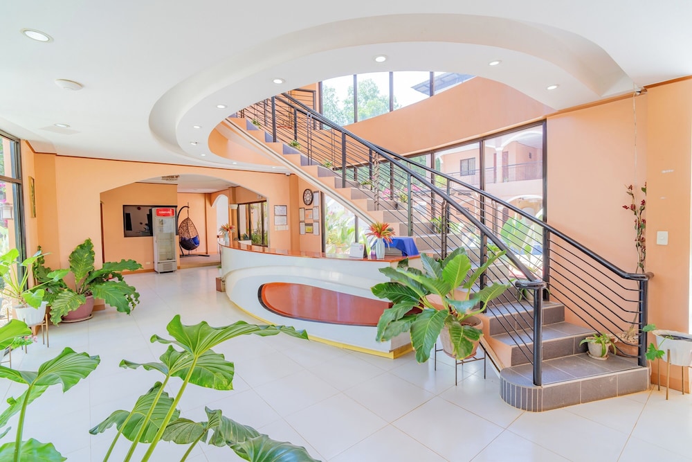 dinahs pension house