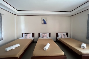 dinahs pension house