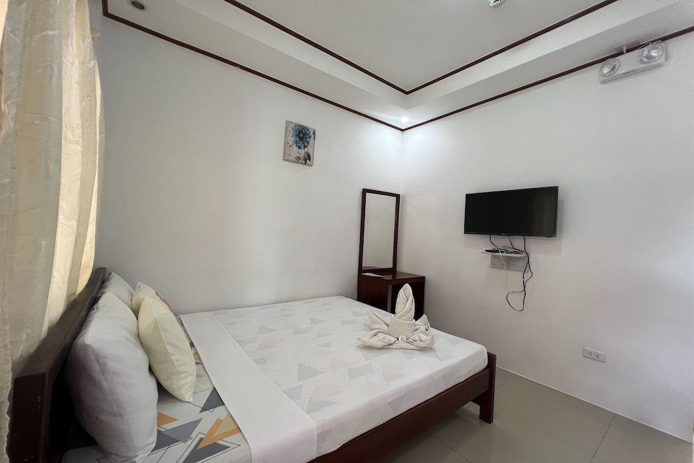 dinahs pension house