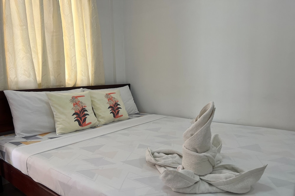 dinahs pension house