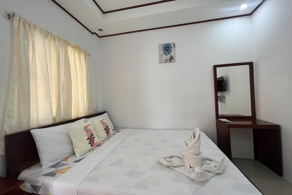 dinahs pension house