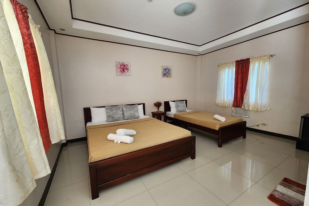 dinahs pension house