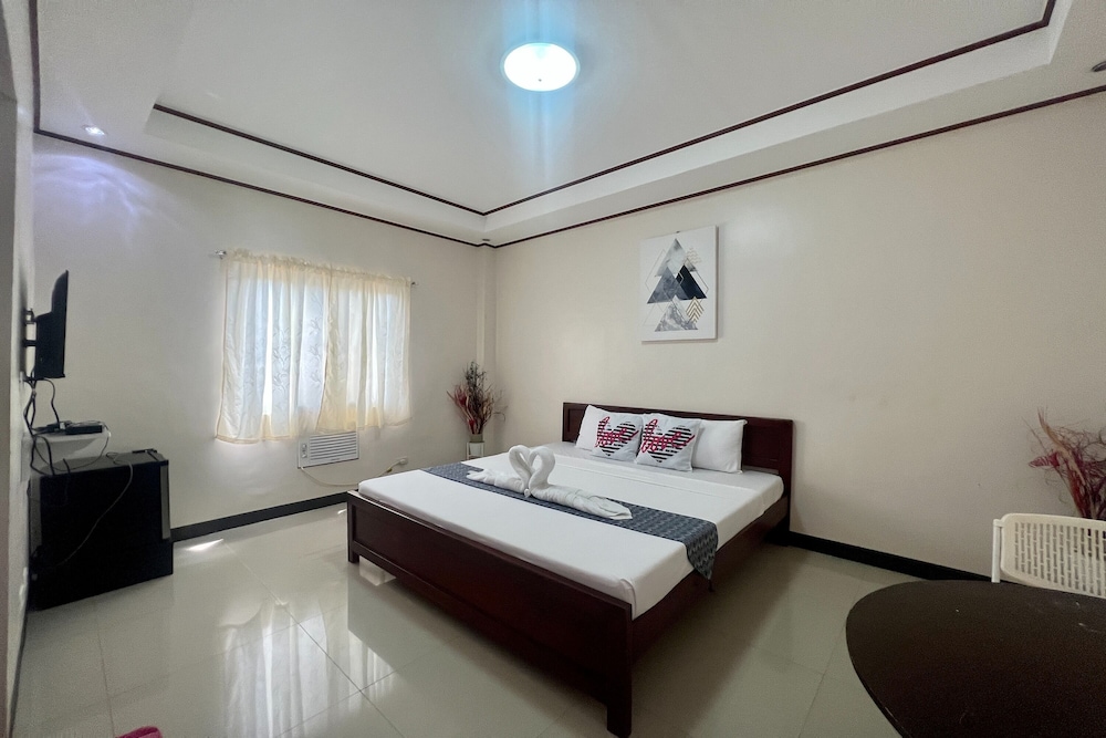 dinahs pension house