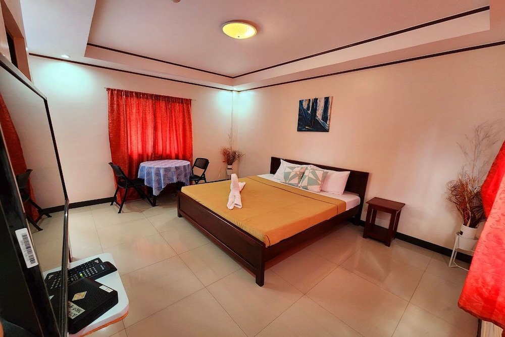 dinahs pension house