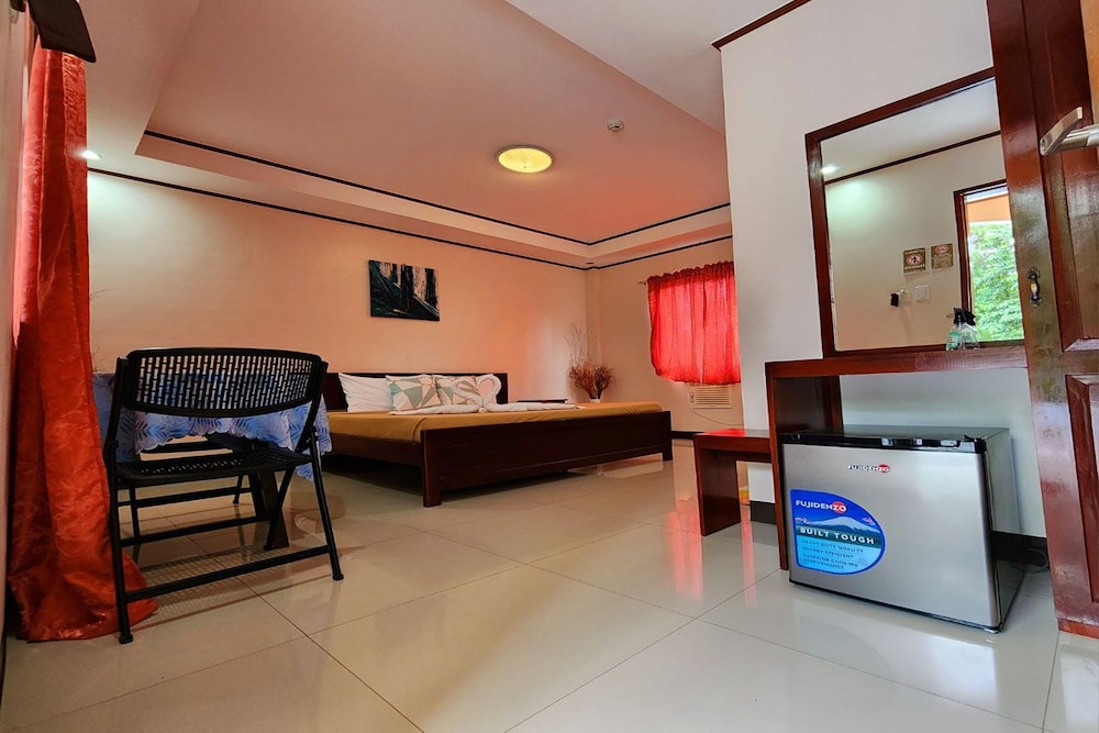 dinahs pension house