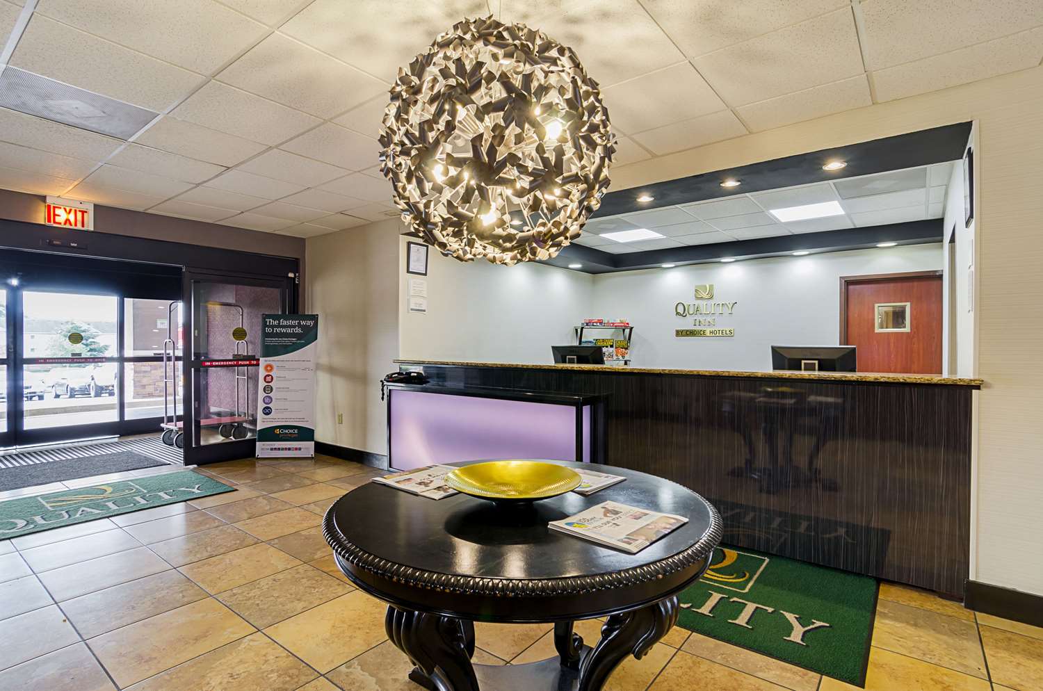 holiday inn and suites richmond west end