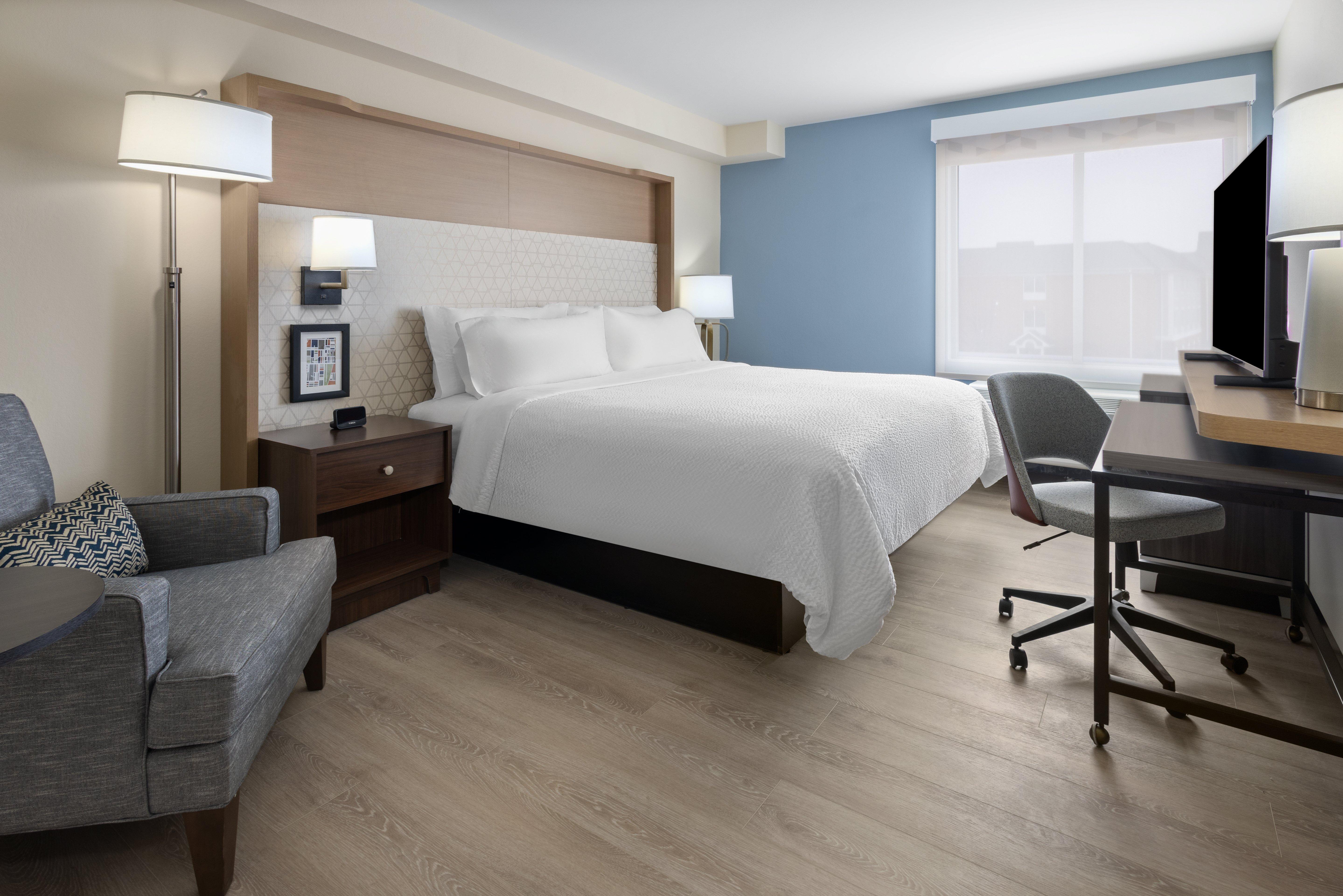 holiday inn and suites richmond west end