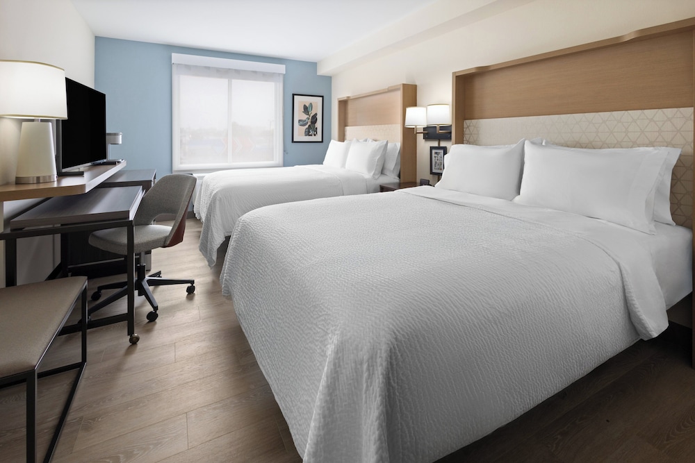holiday inn and suites richmond west end