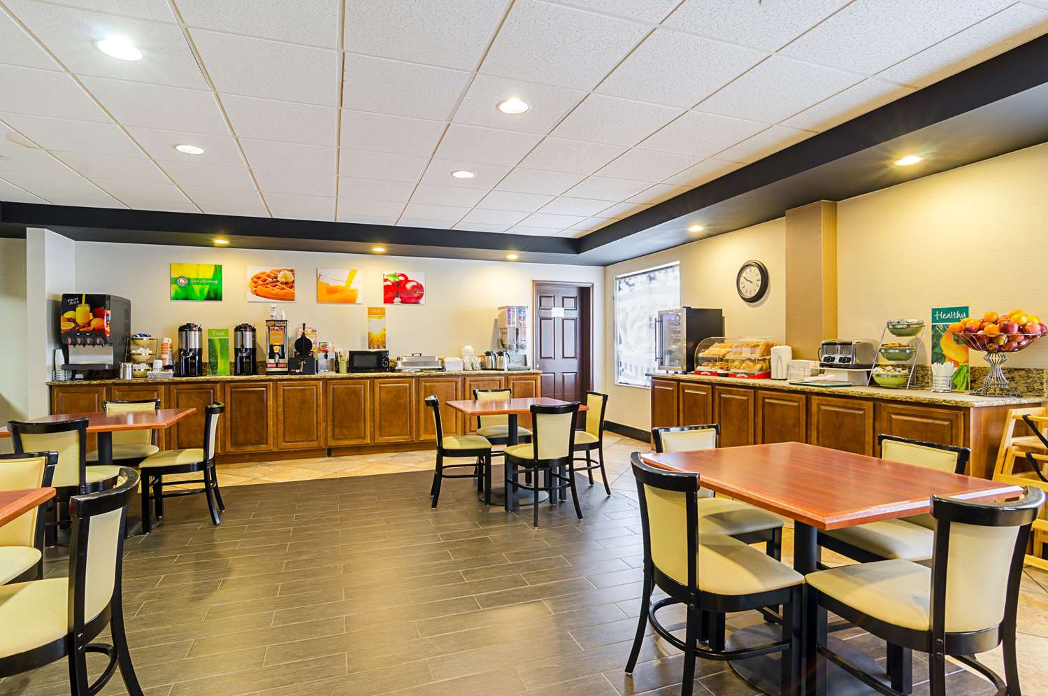 holiday inn and suites richmond west end