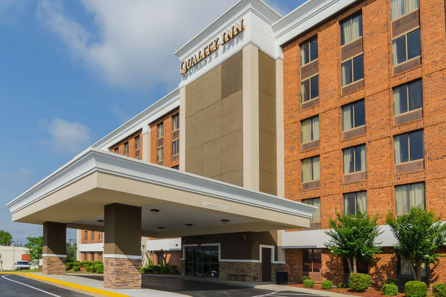holiday inn and suites richmond west end