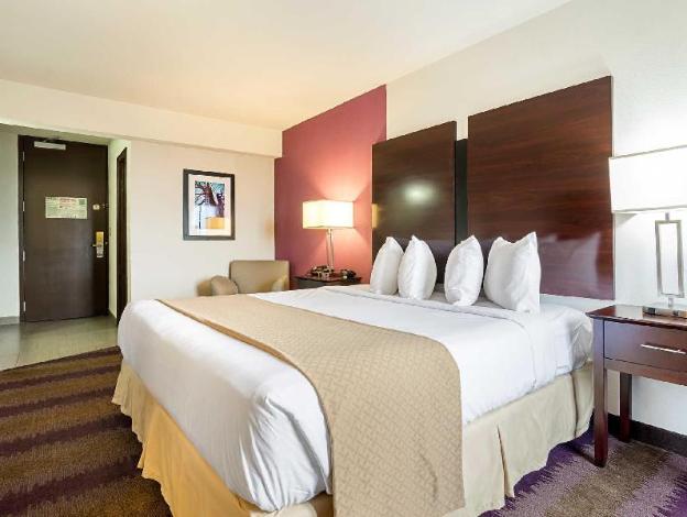 holiday inn and suites richmond west end