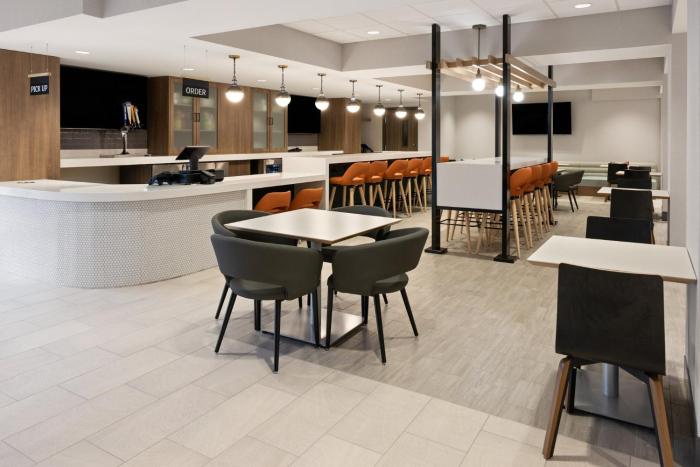 holiday inn and suites richmond west end