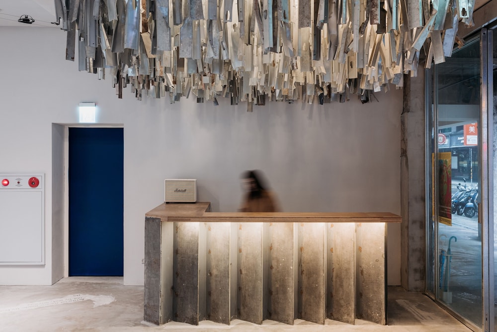 the blue by just inn