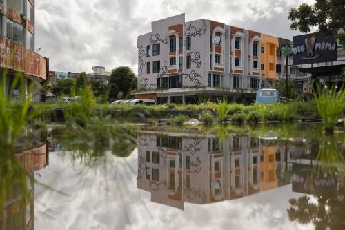 chamemon bed phuket town