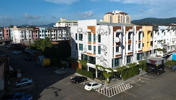 chamemon bed phuket town