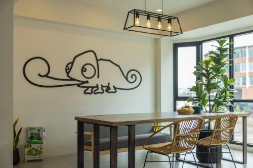 chamemon bed phuket town