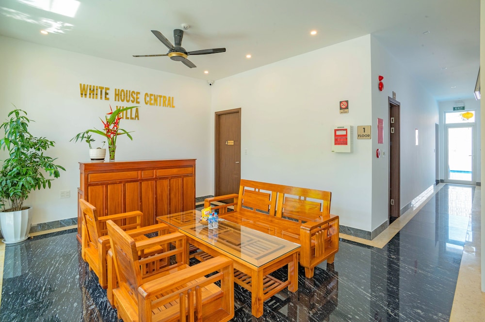 white house central villa