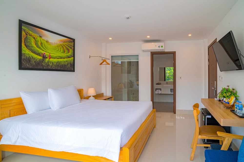 white house central villa