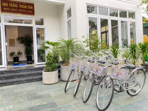 white house central villa