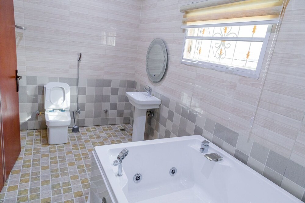 alheri royal apartment