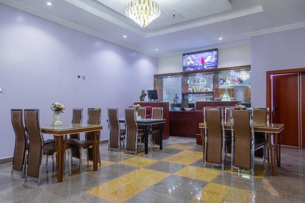 alheri royal apartment