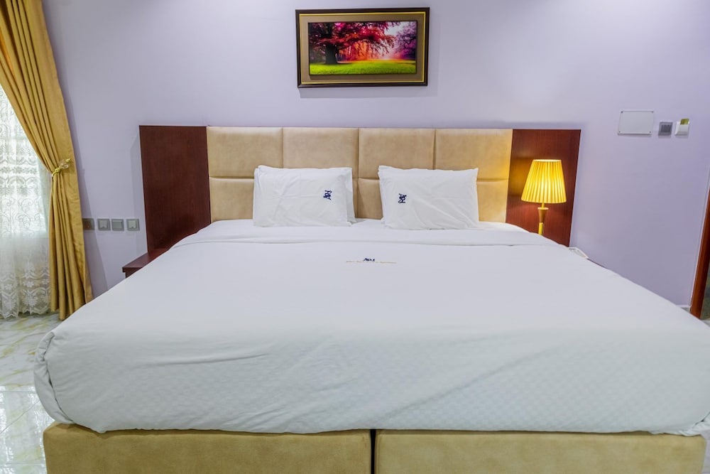 alheri royal apartment