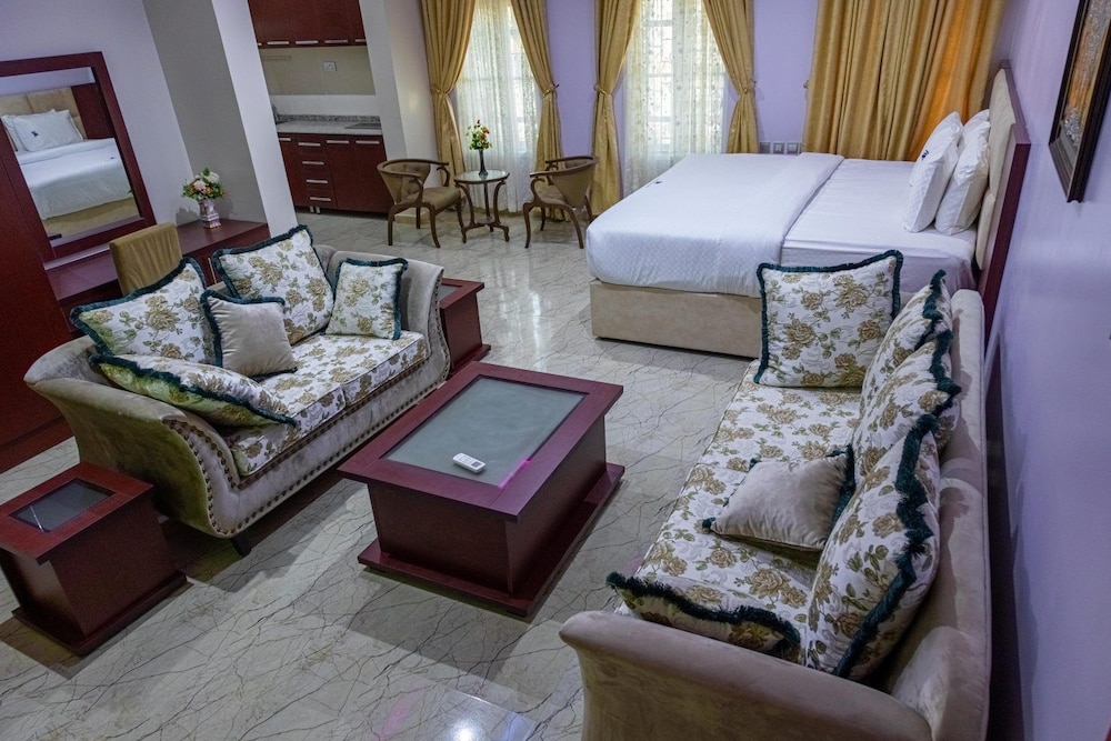 alheri royal apartment