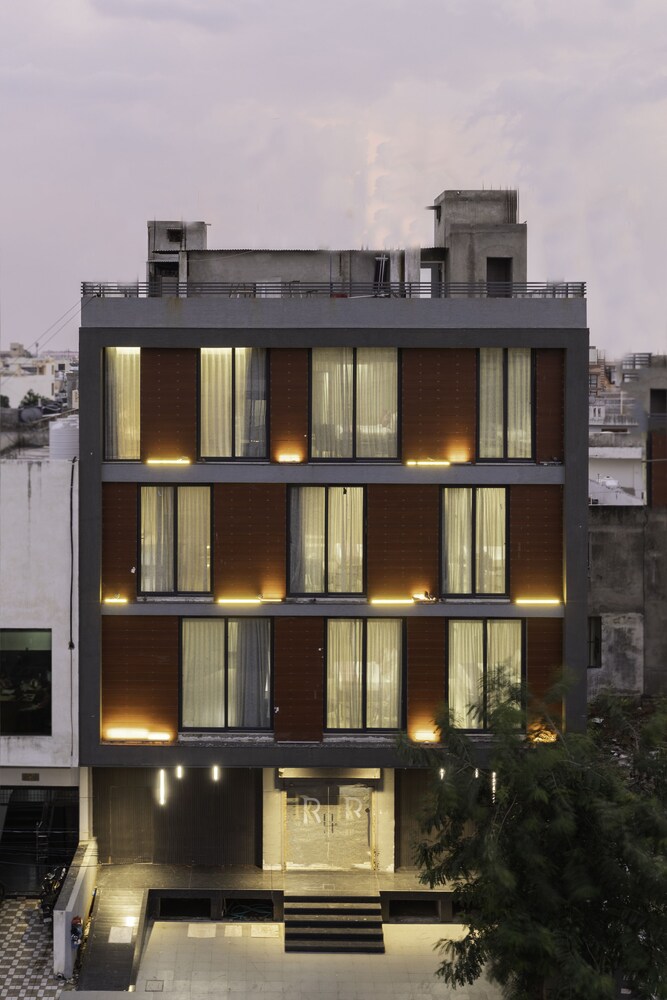 royal rawal luxury boutique hotel