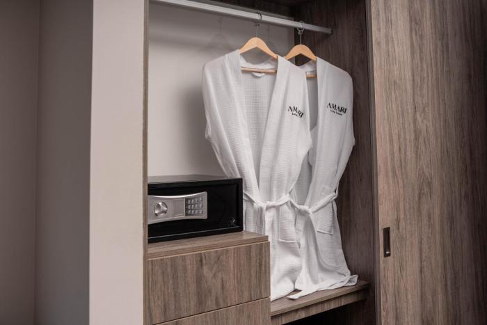 amari living suites