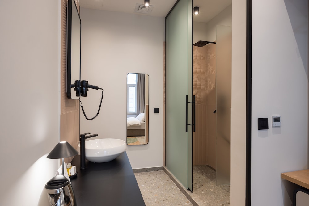 hop inn rooms and suites belgrade