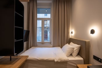 hop inn rooms and suites belgrade