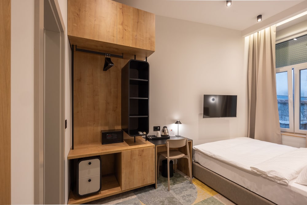 hop inn rooms and suites belgrade
