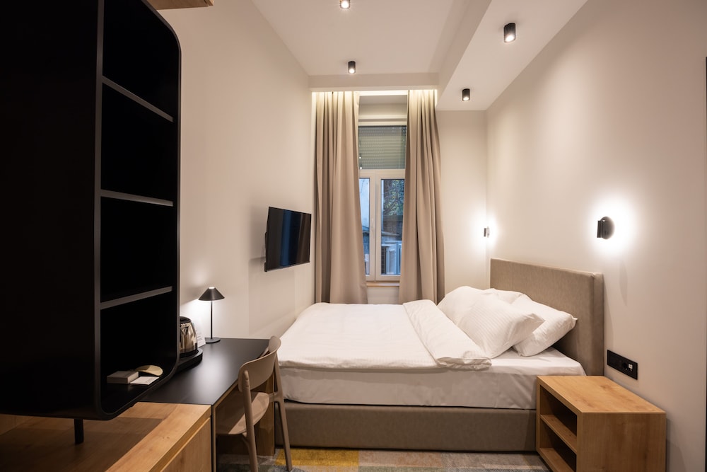 hop inn rooms and suites belgrade
