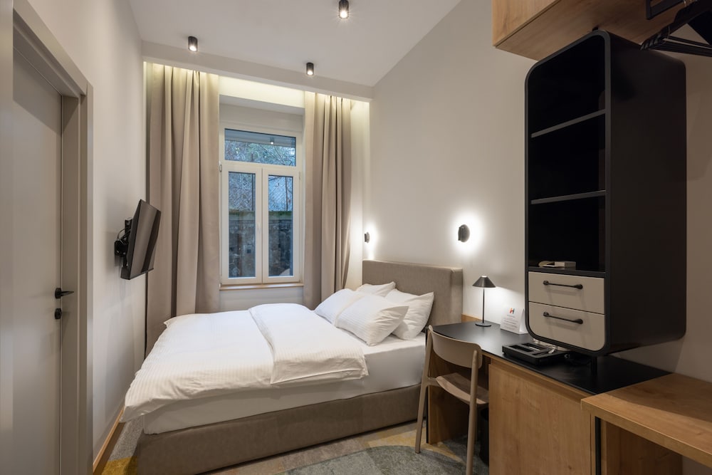 hop inn rooms and suites belgrade