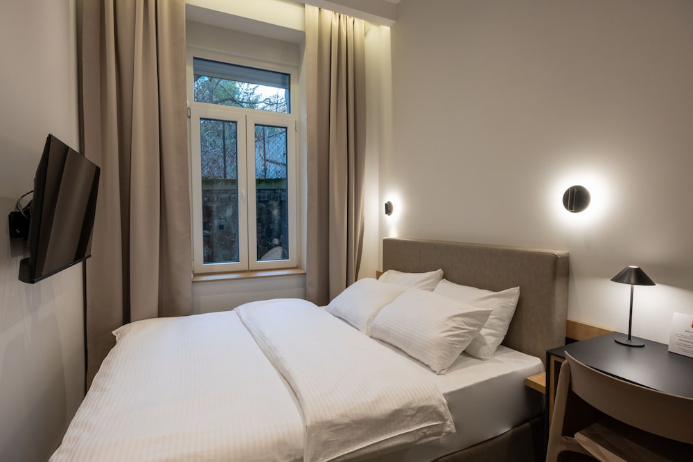 hop inn rooms and suites belgrade