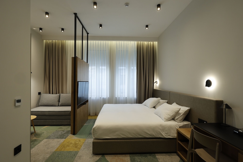 hop inn rooms and suites belgrade